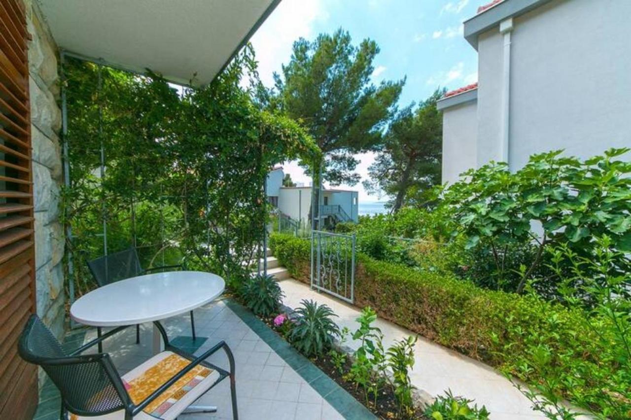 Apartments By The Sea Brela, Makarska - 20778 Екстериор снимка