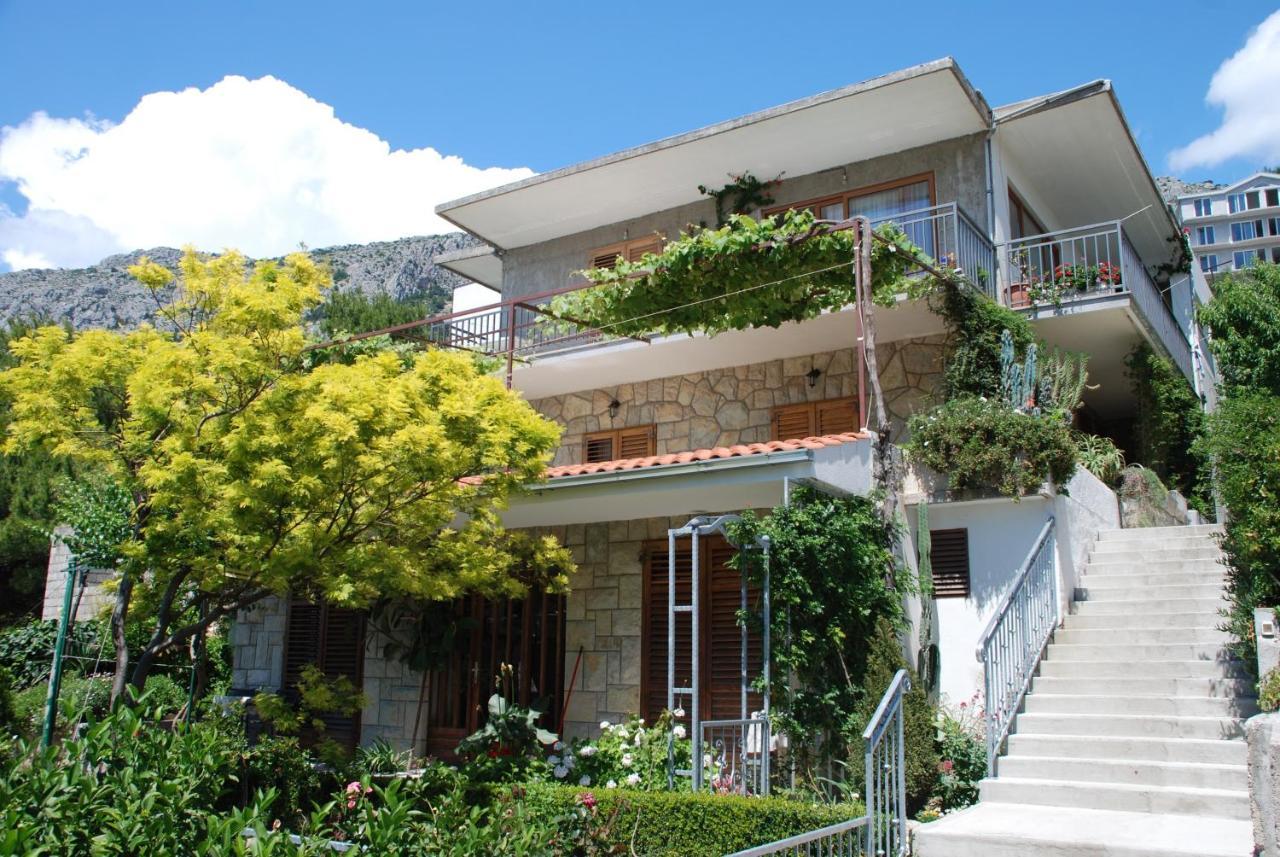 Apartments By The Sea Brela, Makarska - 20778 Екстериор снимка