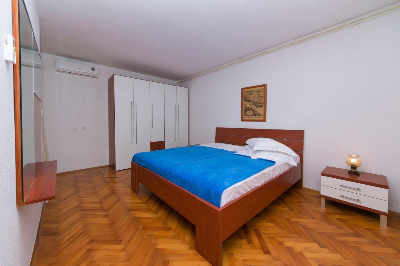 Apartments By The Sea Brela, Makarska - 20778 Екстериор снимка