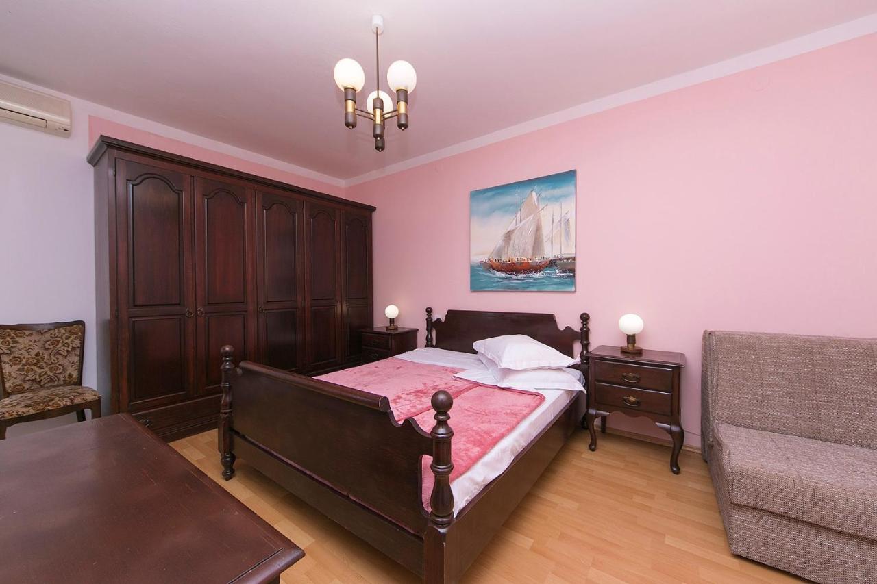 Apartments By The Sea Brela, Makarska - 20778 Екстериор снимка
