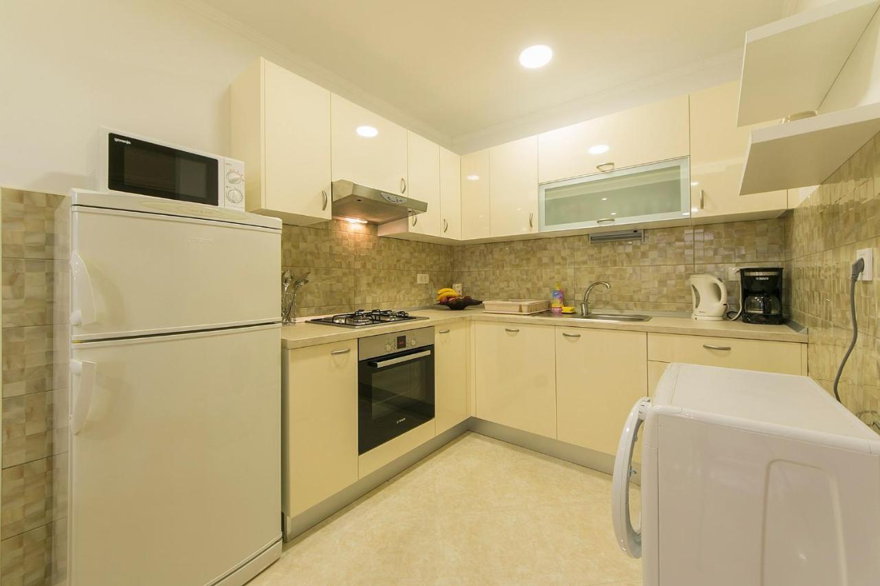 Apartments By The Sea Brela, Makarska - 20778 Екстериор снимка