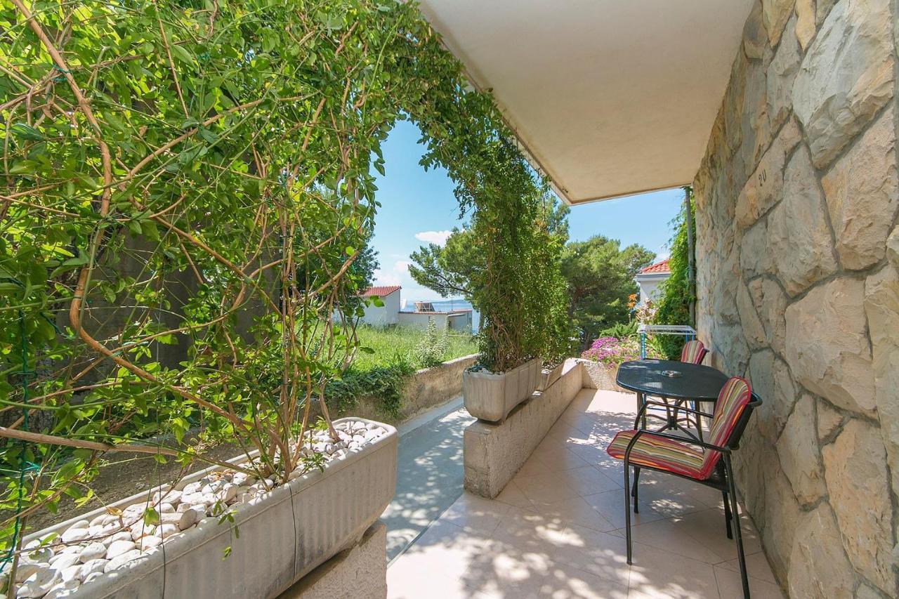 Apartments By The Sea Brela, Makarska - 20778 Екстериор снимка