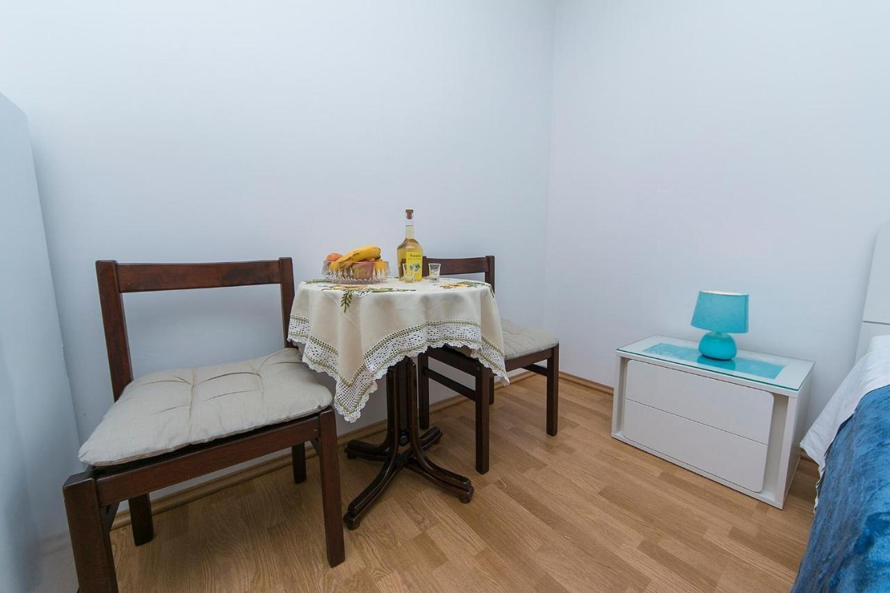 Apartments By The Sea Brela, Makarska - 20778 Екстериор снимка