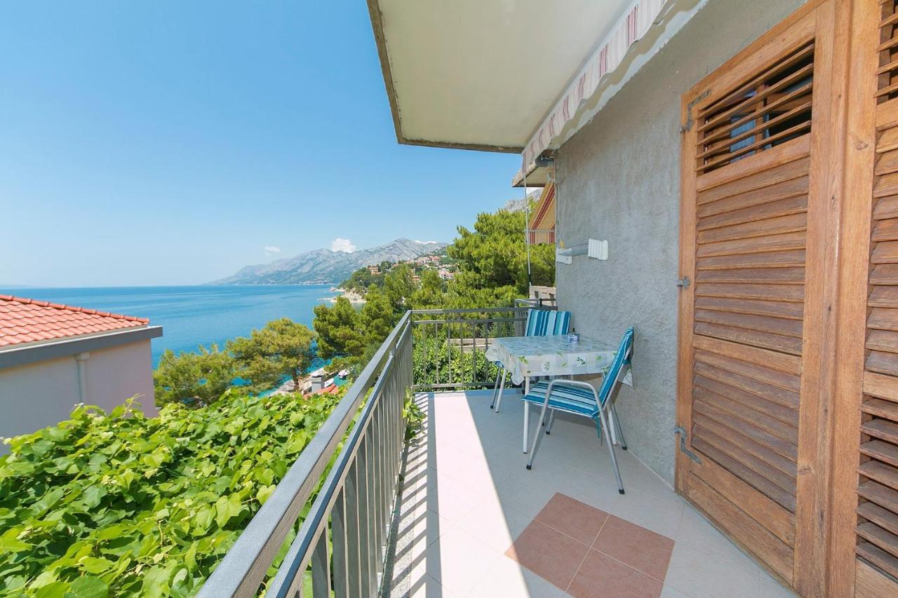 Apartments By The Sea Brela, Makarska - 20778 Екстериор снимка