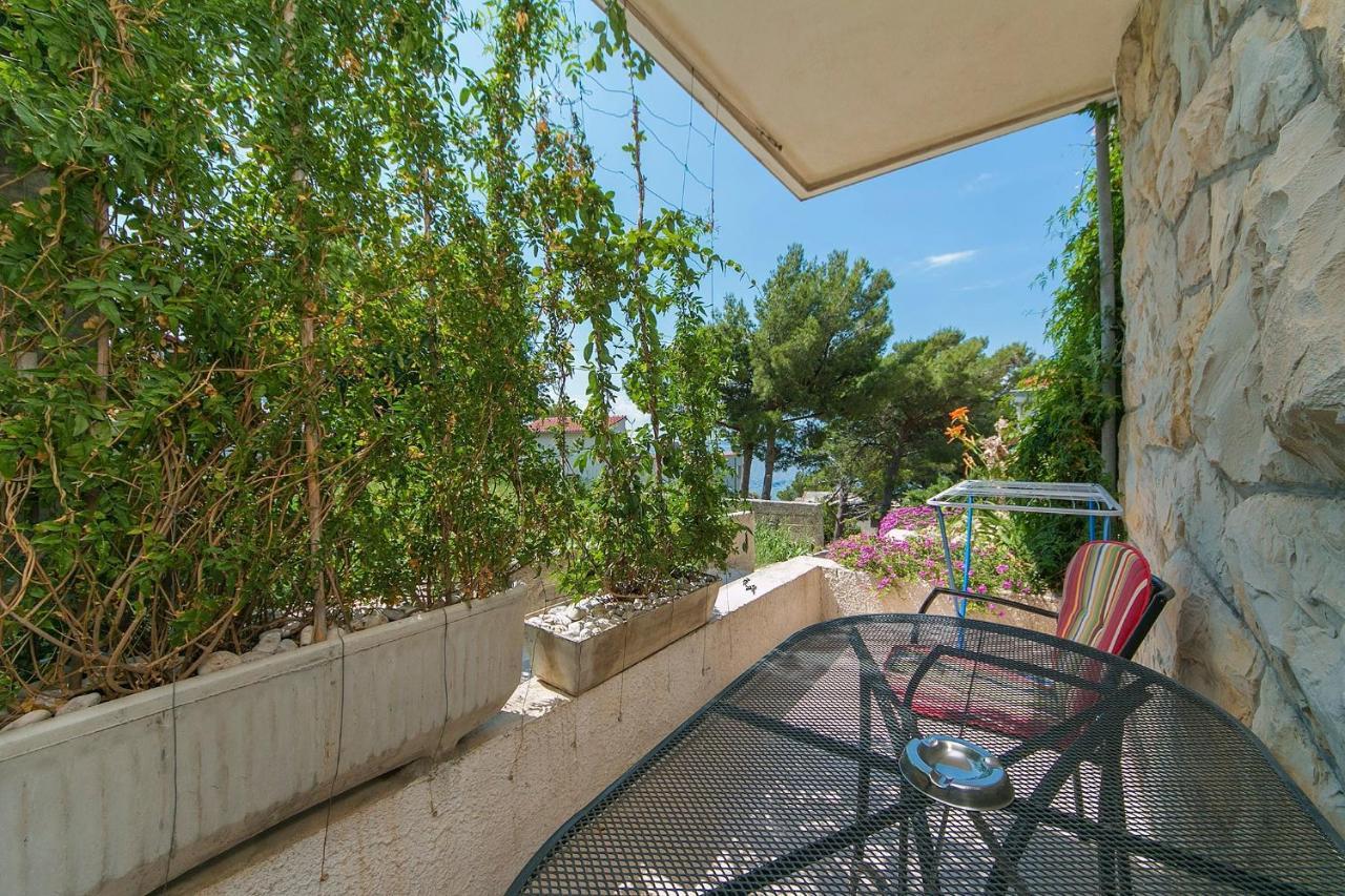 Apartments By The Sea Brela, Makarska - 20778 Екстериор снимка