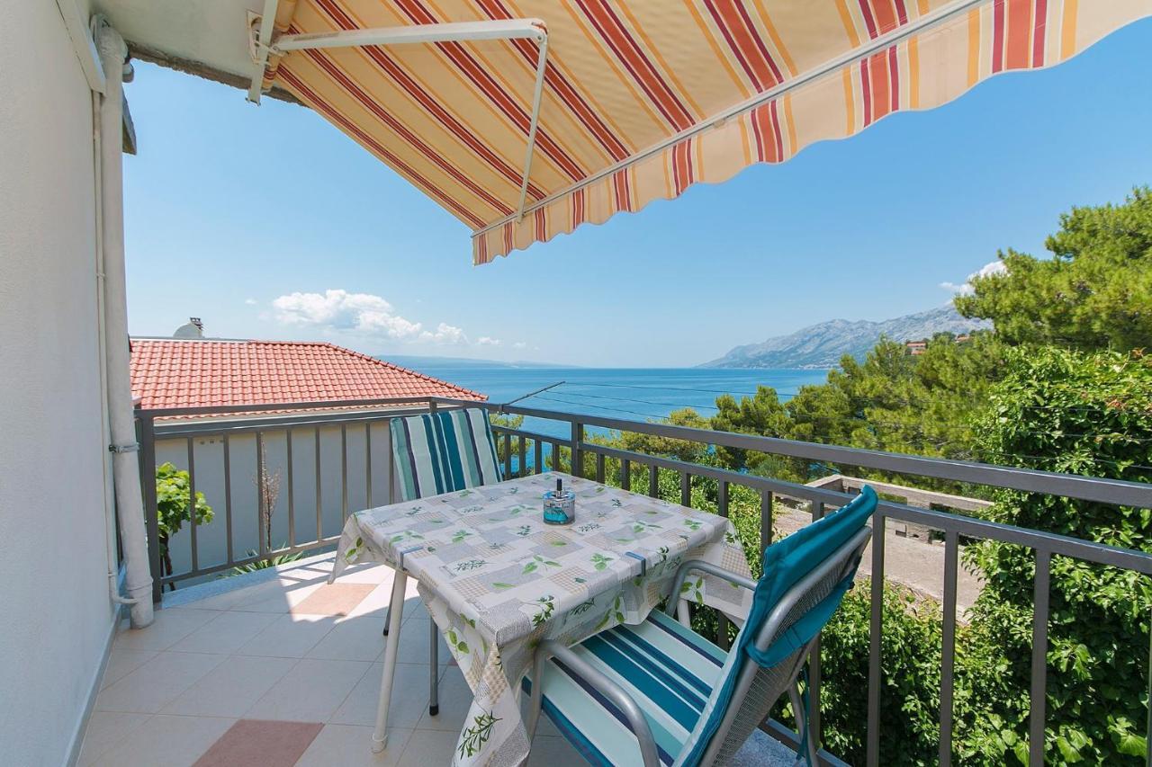 Apartments By The Sea Brela, Makarska - 20778 Екстериор снимка