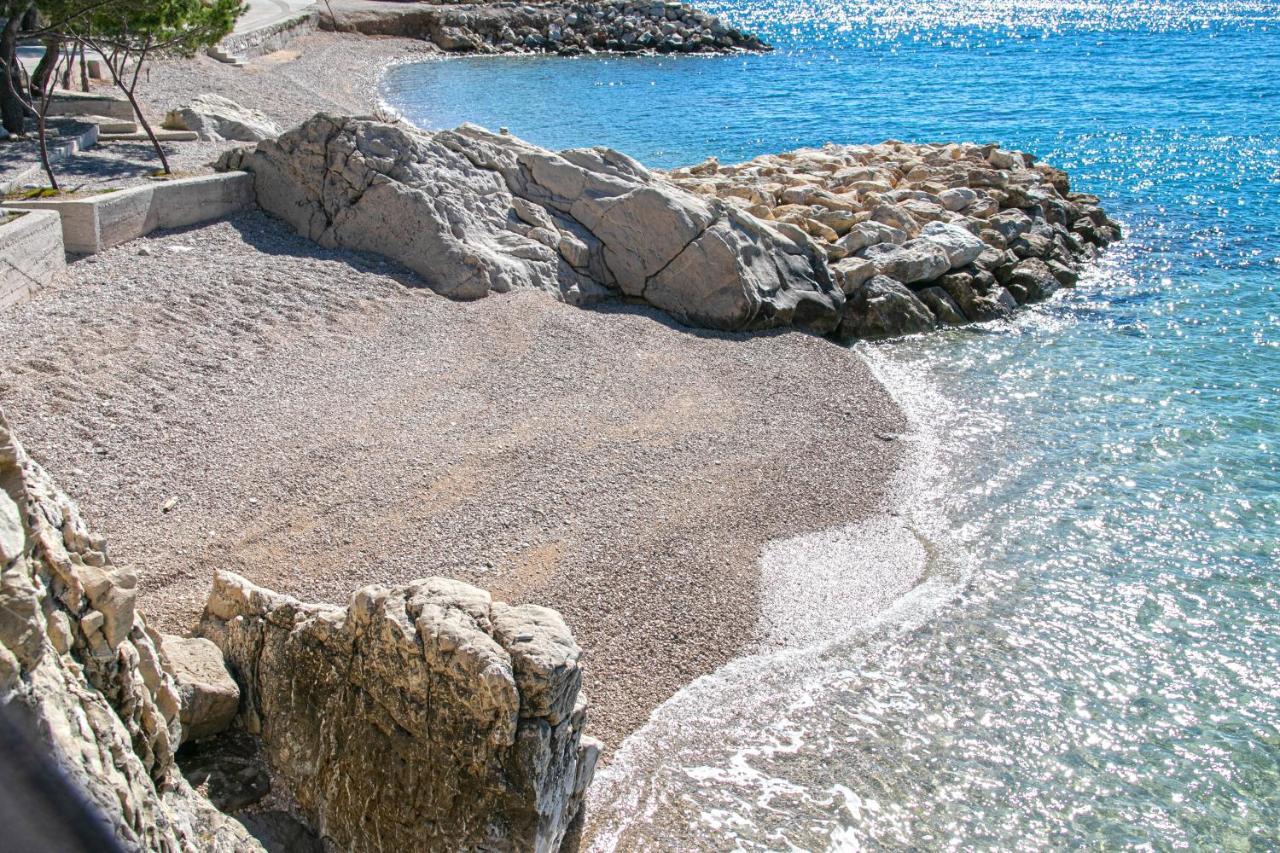 Apartments By The Sea Brela, Makarska - 20778 Екстериор снимка