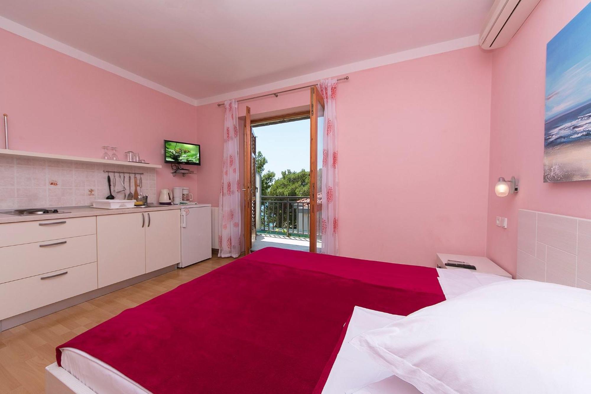 Apartments By The Sea Brela, Makarska - 20778 Стая снимка