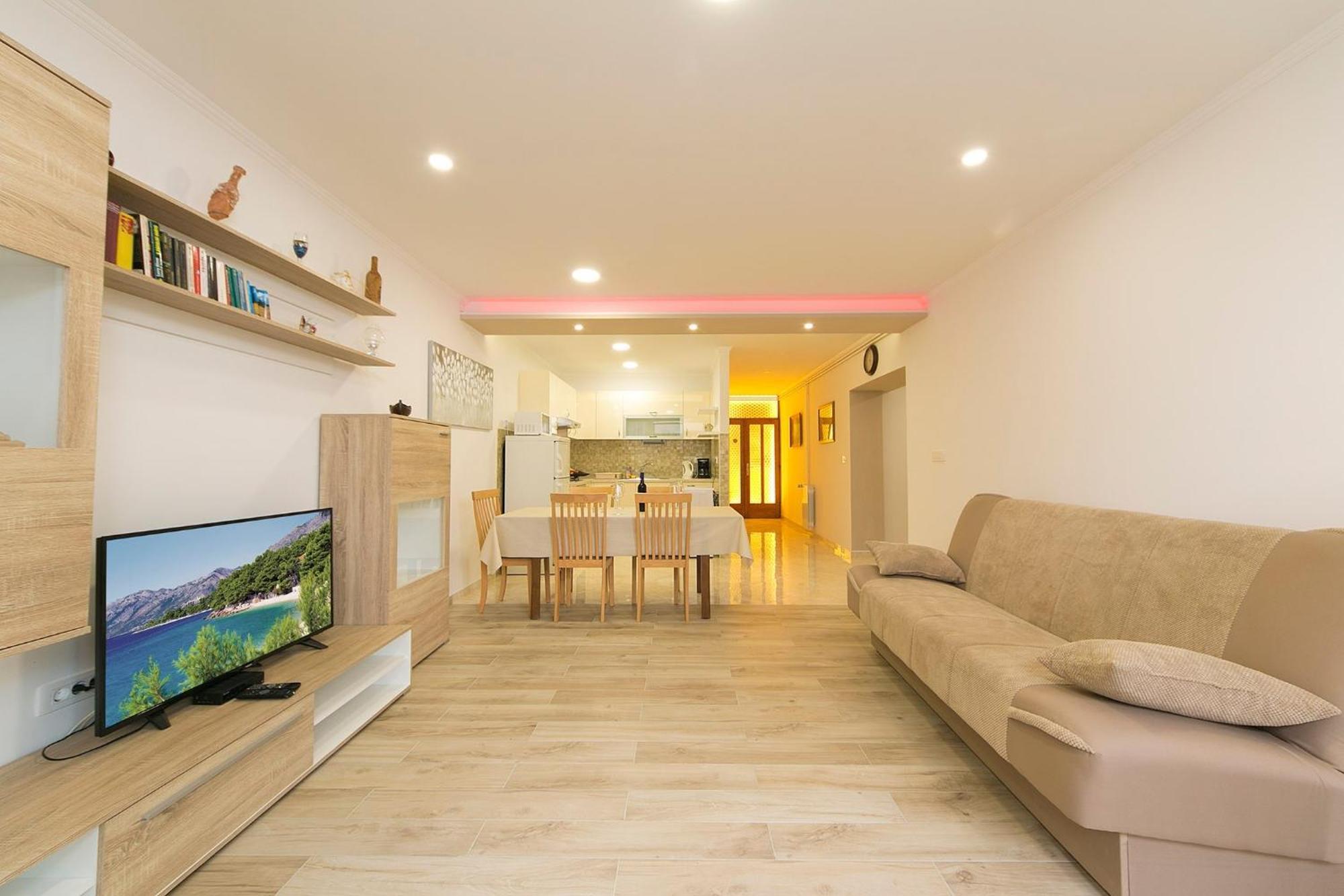 Apartments By The Sea Brela, Makarska - 20778 Стая снимка