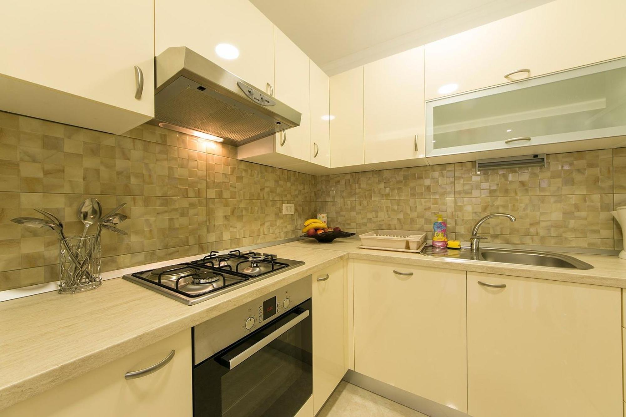 Apartments By The Sea Brela, Makarska - 20778 Стая снимка