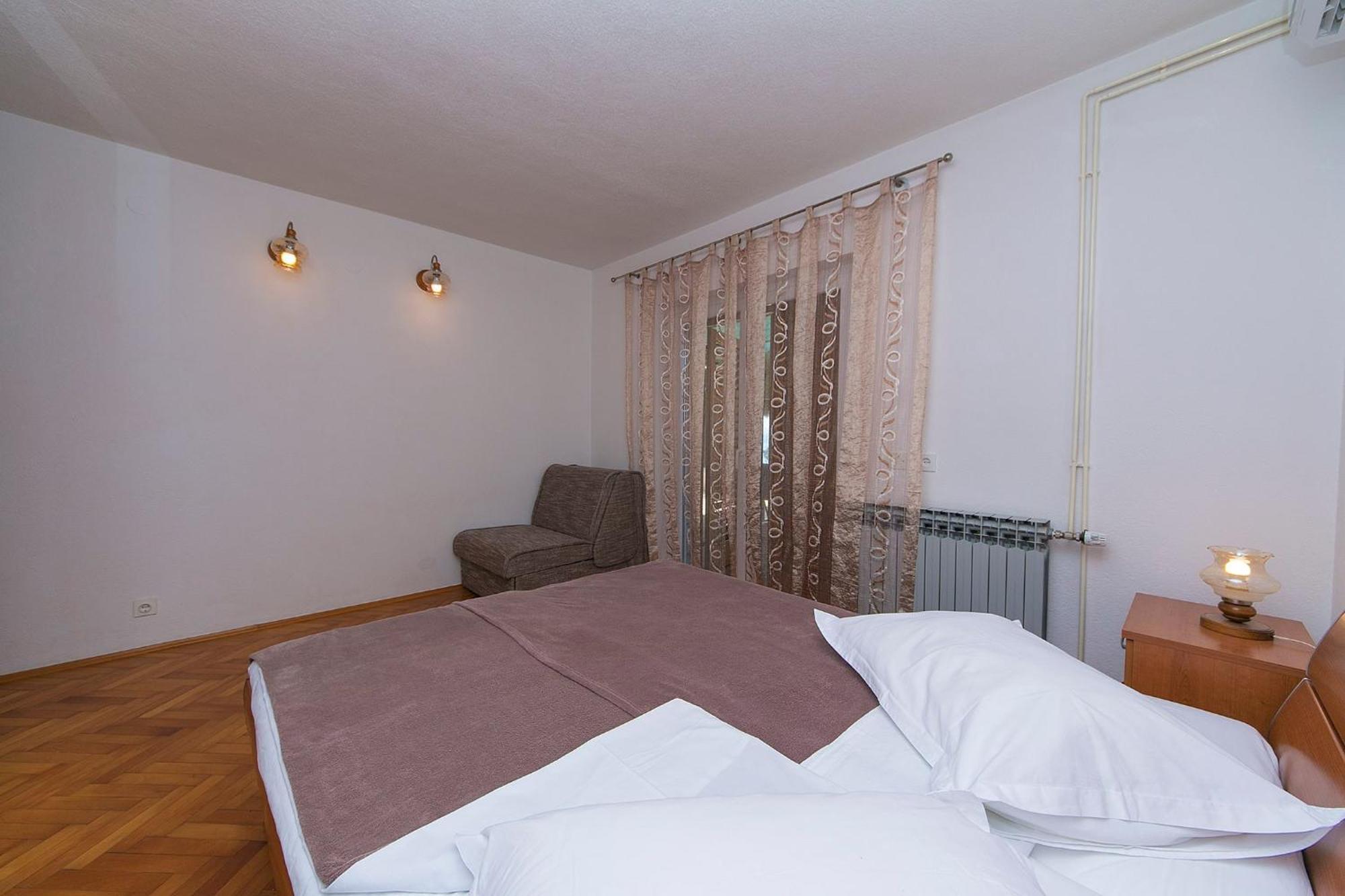 Apartments By The Sea Brela, Makarska - 20778 Стая снимка