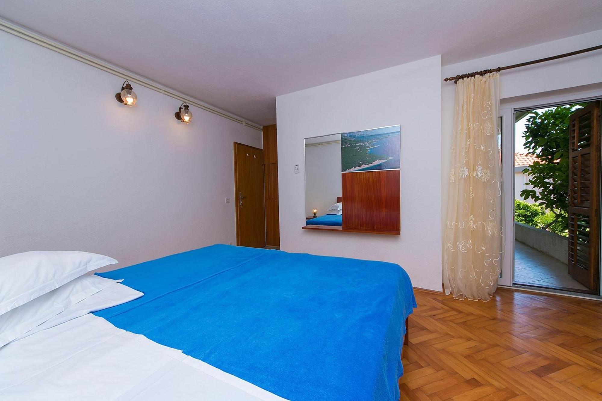 Apartments By The Sea Brela, Makarska - 20778 Стая снимка