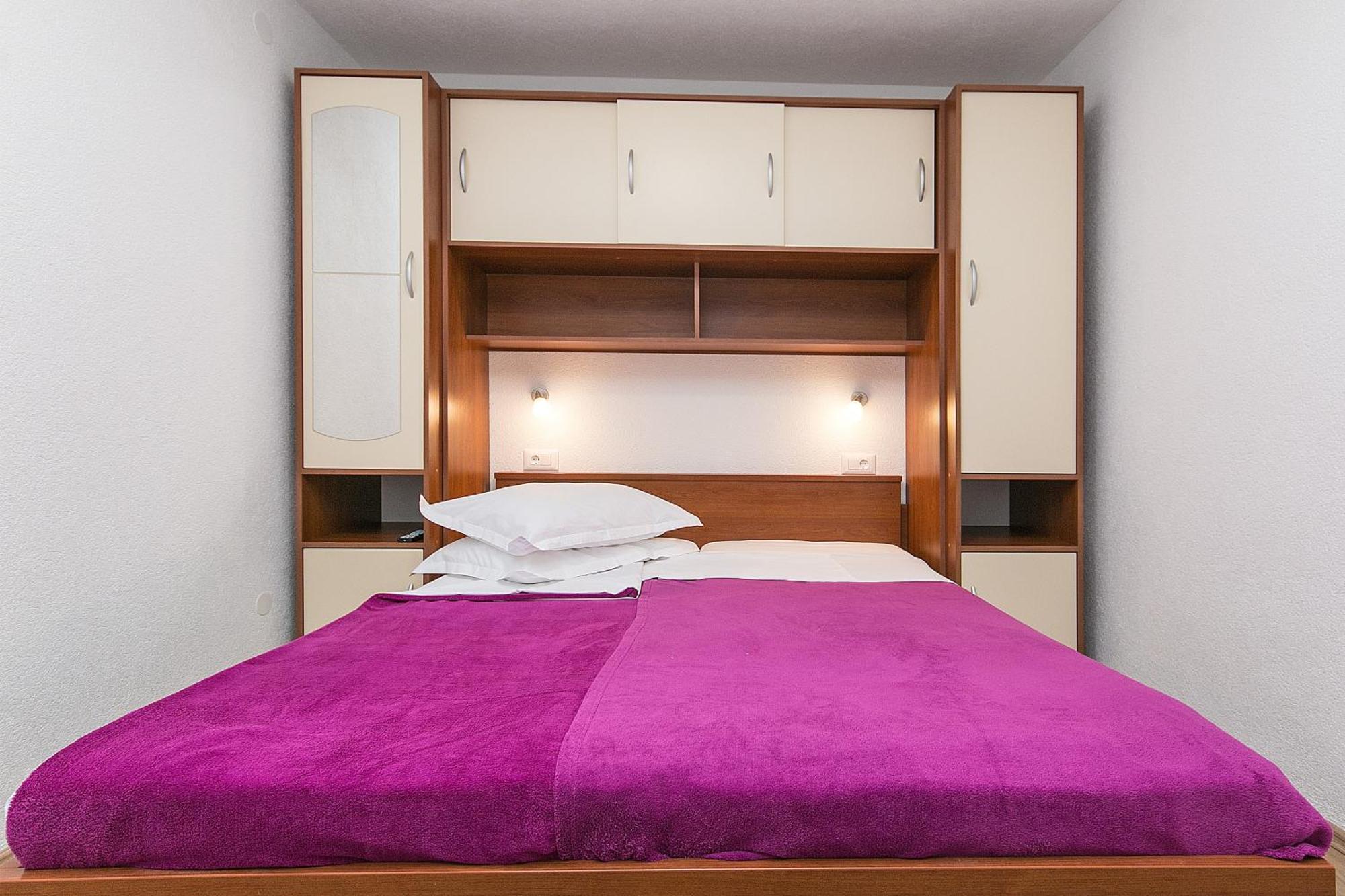 Apartments By The Sea Brela, Makarska - 20778 Стая снимка